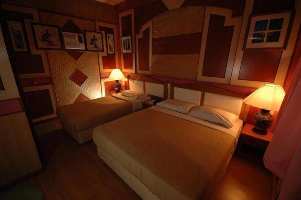 Shari La Island Resort Kampong Pasir Hantu エクステリア 写真