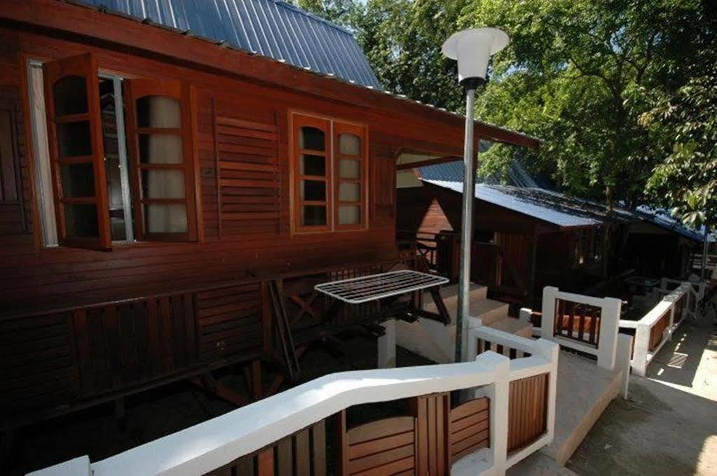 Shari La Island Resort Kampong Pasir Hantu エクステリア 写真