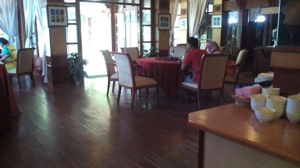 Shari La Island Resort Kampong Pasir Hantu エクステリア 写真